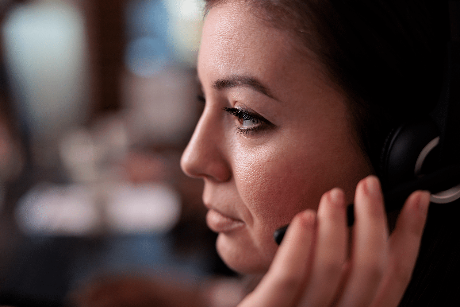 call center operator helping clients from Hiregy call center operator helping clients from Hiregy